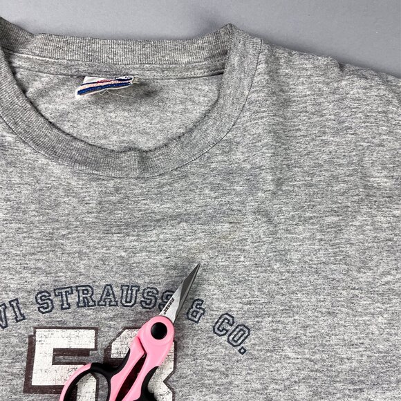 Vintage Graphic T-Shirt | 90's Levi's Grey Distressed T-Shirt with Number 53 - Picture 5 of 9